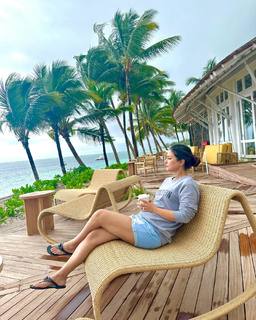 Hina Khan feet photo thumbnail