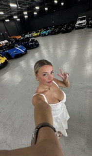 Corinna Kopf feet photo thumbnail