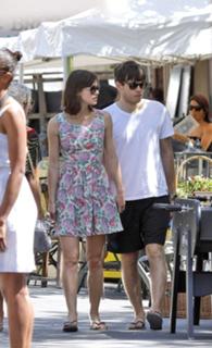 Keira Knightley feet photo thumbnail
