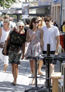 Keira Knightley feet photo thumbnail
