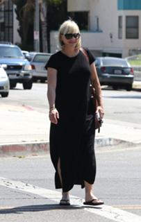 Anna Faris feet photo thumbnail