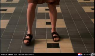 Juliette Lewis feet photo thumbnail