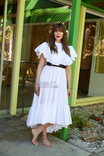 Elizabeth Olsen feet photo thumbnail