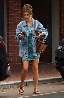 Kate Walsh feet photo thumbnail