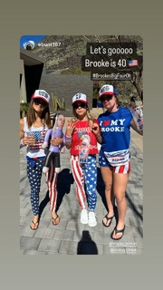 Danica Patrick feet photo thumbnail