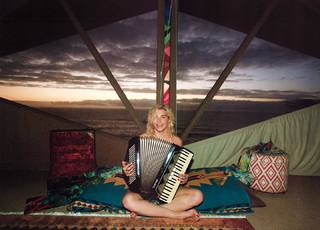 Kesha feet photo thumbnail