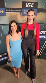 Megan Olivi feet photo thumbnail