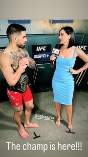 Megan Olivi feet photo thumbnail
