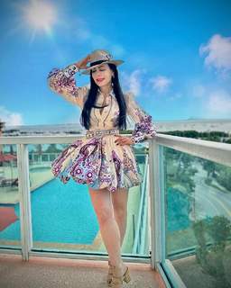 Maribel Guardia feet photo thumbnail