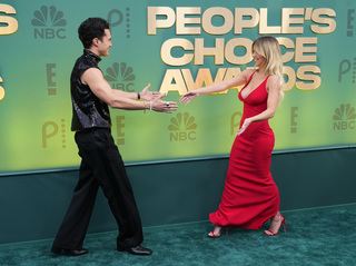 Sydney Sweeney feet photo thumbnail