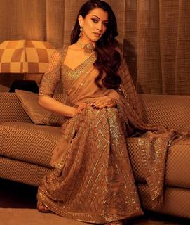 Hansika Motwani feet photo thumbnail