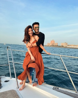 Kriti Kharbanda feet photo thumbnail