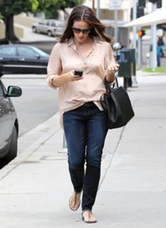 Jennifer Garner feet photo thumbnail