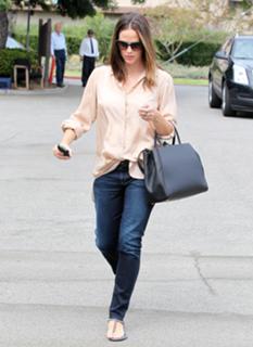 Jennifer Garner feet photo thumbnail