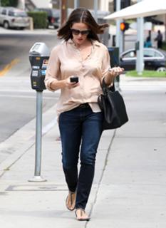 Jennifer Garner feet photo thumbnail