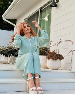 Eva Mendes feet photo thumbnail