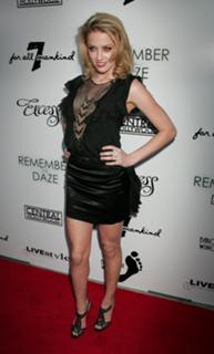 Amber Heard feet photo thumbnail