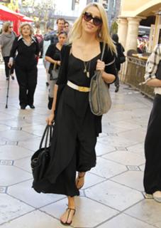 Amber Heard feet photo thumbnail