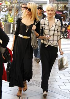 Amber Heard feet photo thumbnail