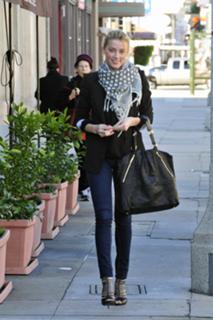 Amber Heard feet photo thumbnail
