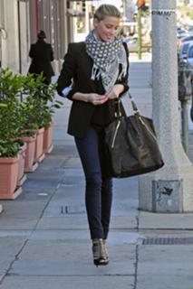 Amber Heard feet photo thumbnail