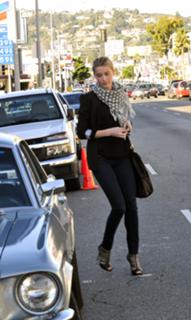 Amber Heard feet photo thumbnail
