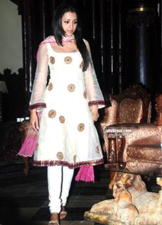 Trisha Krishnan feet photo thumbnail