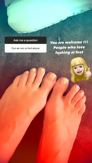 Heidi Klum feet photo thumbnail