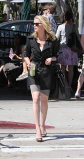 Amber Heard feet photo thumbnail