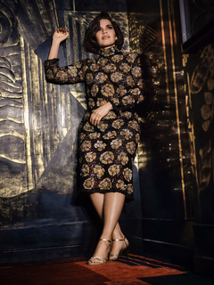 America Ferrera feet photo thumbnail