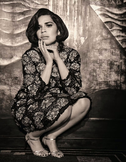 America Ferrera feet photo thumbnail