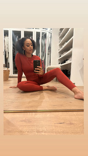 Tia Mowry feet photo thumbnail