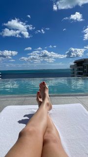 Portia Doubleday feet photo 3