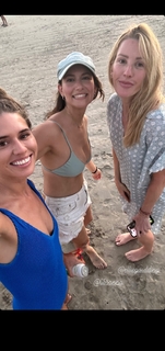 Ellie Goulding feet photo thumbnail