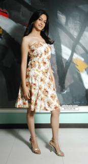 Kriti Kharbanda feet photo thumbnail