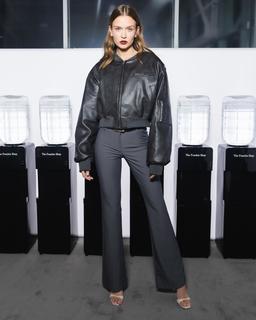 Josephine Skriver feet photo thumbnail