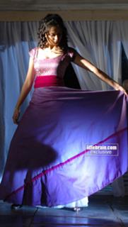 Kriti Kharbanda feet photo thumbnail