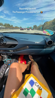 Jilly Anais feet photo thumbnail