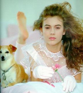 Alyssa Milano feet photo thumbnail