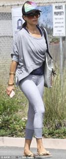 Brooke Burke feet photo thumbnail
