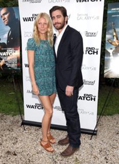 Gwyneth Paltrow feet photo thumbnail
