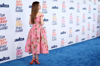 Anna Kendrick feet photo thumbnail