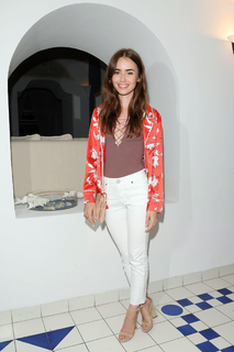 Lily Collins feet photo thumbnail