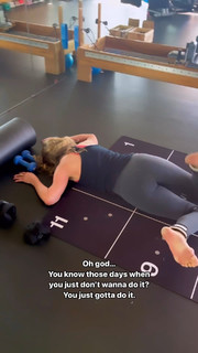 Jennifer Aniston feet photo thumbnail