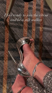 Sarah Michelle Gellar feet photo thumbnail