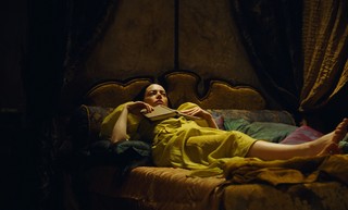 Emma Stone feet photo thumbnail
