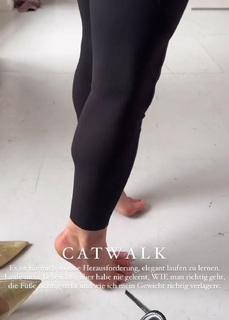 Lola Weippert feet photo thumbnail