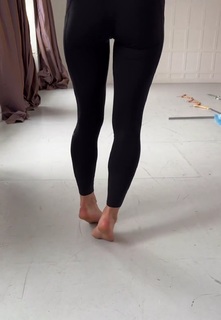 Lola Weippert feet photo thumbnail