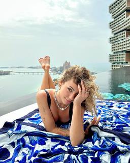 Charly Jordan feet photo thumbnail