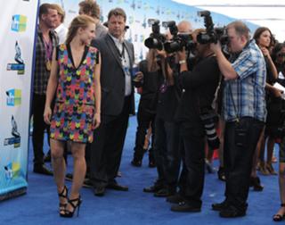 Kristen Bell feet photo thumbnail